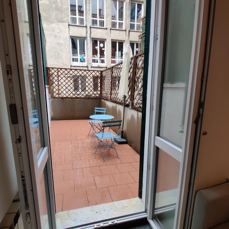 Vista Sul Carruggio, Centro Storico Di キアーヴァリ エクステリア 写真